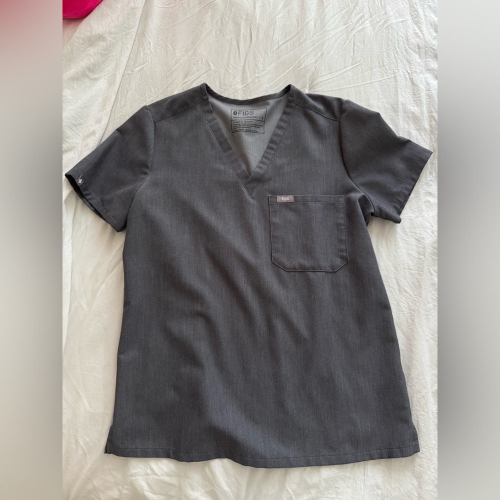 Figs Woman's Catarina One Pocket V-Neck Scrub Top